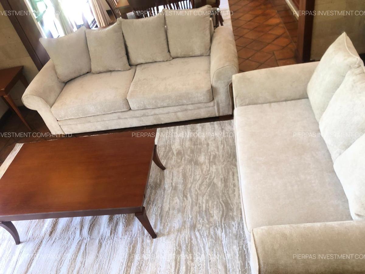 3 Bed Townhouse with En Suite in Ridgeways - 4