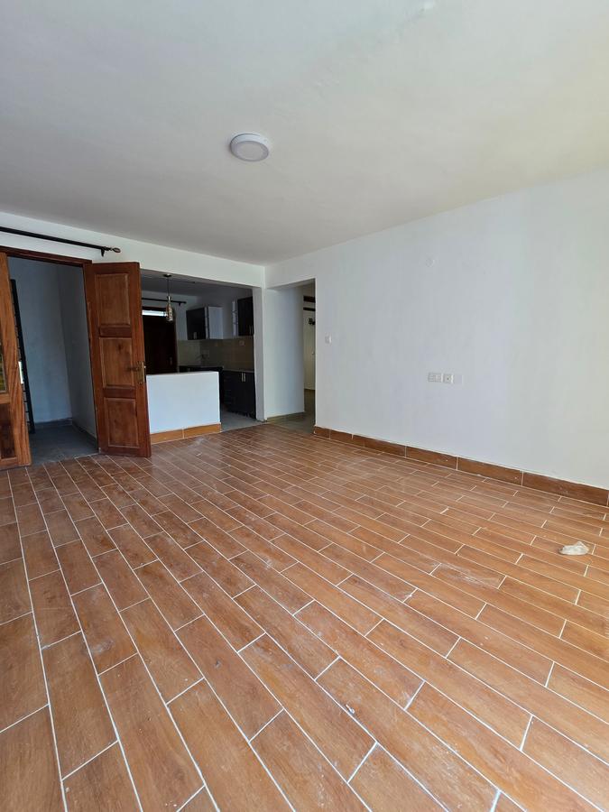 2 Bed Apartment with En Suite in Garden Estate - 6