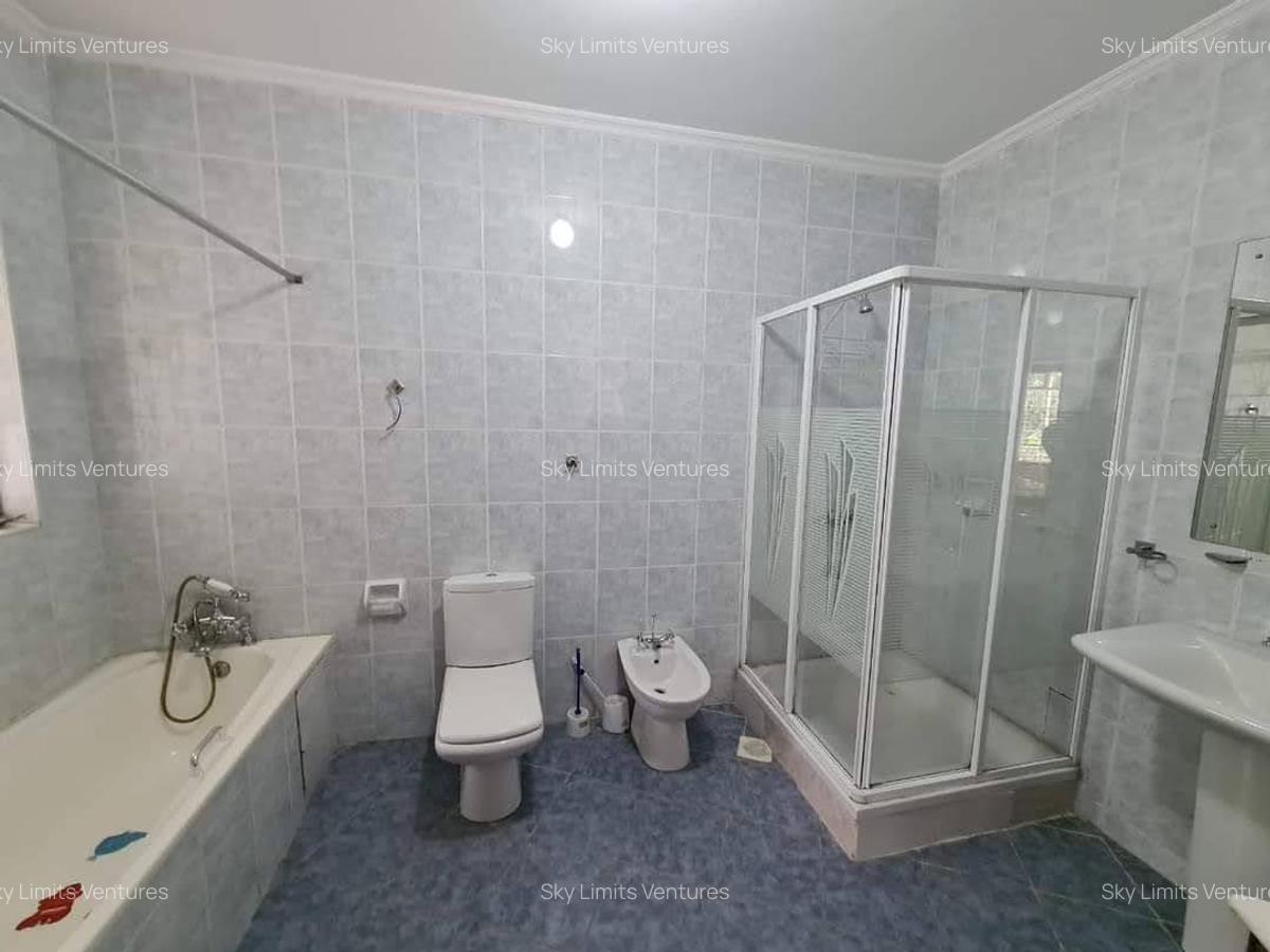 2 Bed Apartment with En Suite in Muthaiga - 12