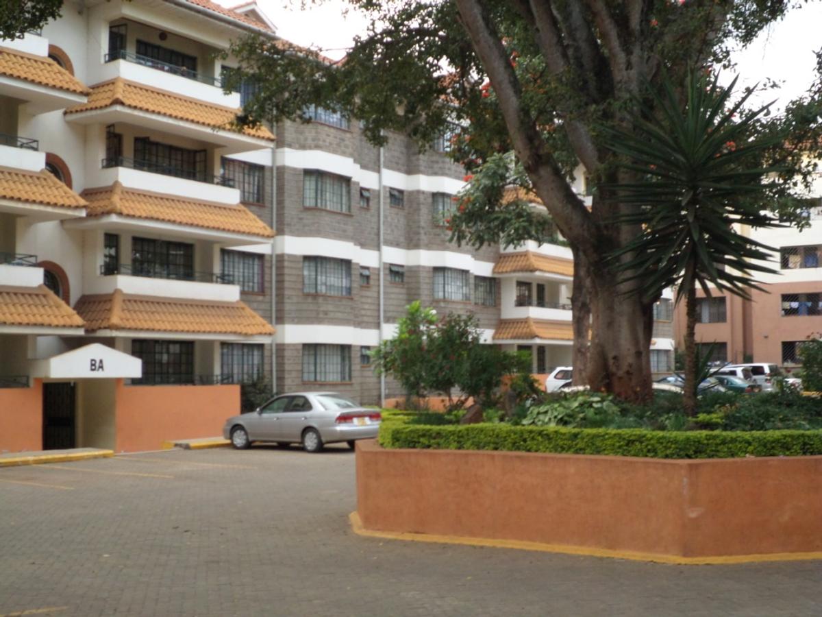 3 Bed Apartment with En Suite at Lavington - 1