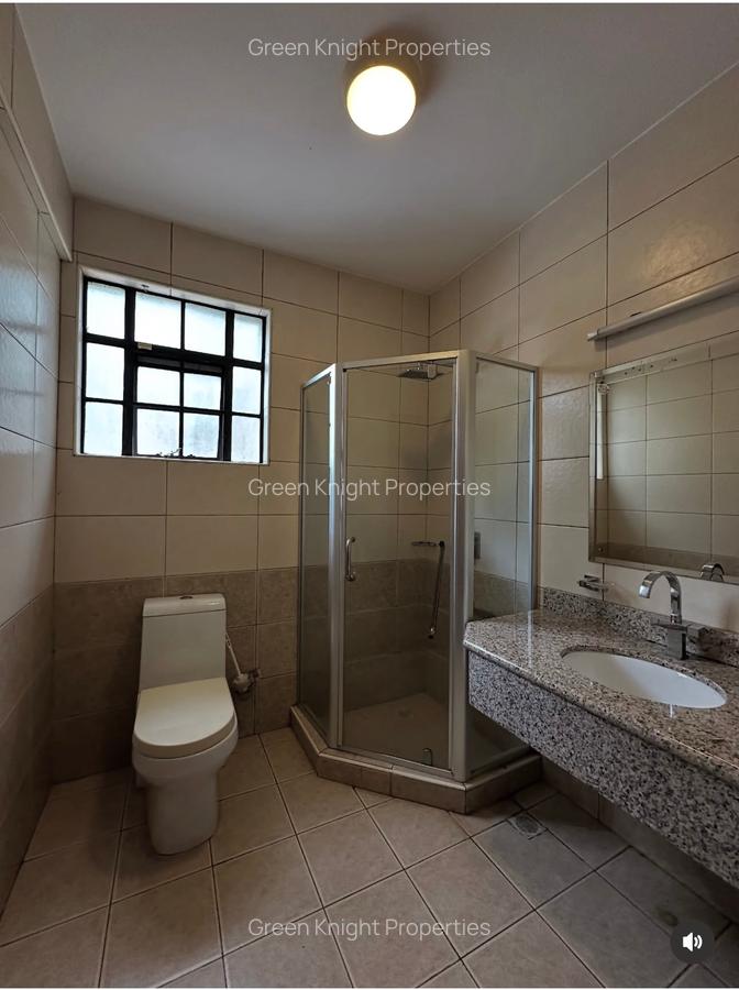 4 Bed House with En Suite in Lavington - 4