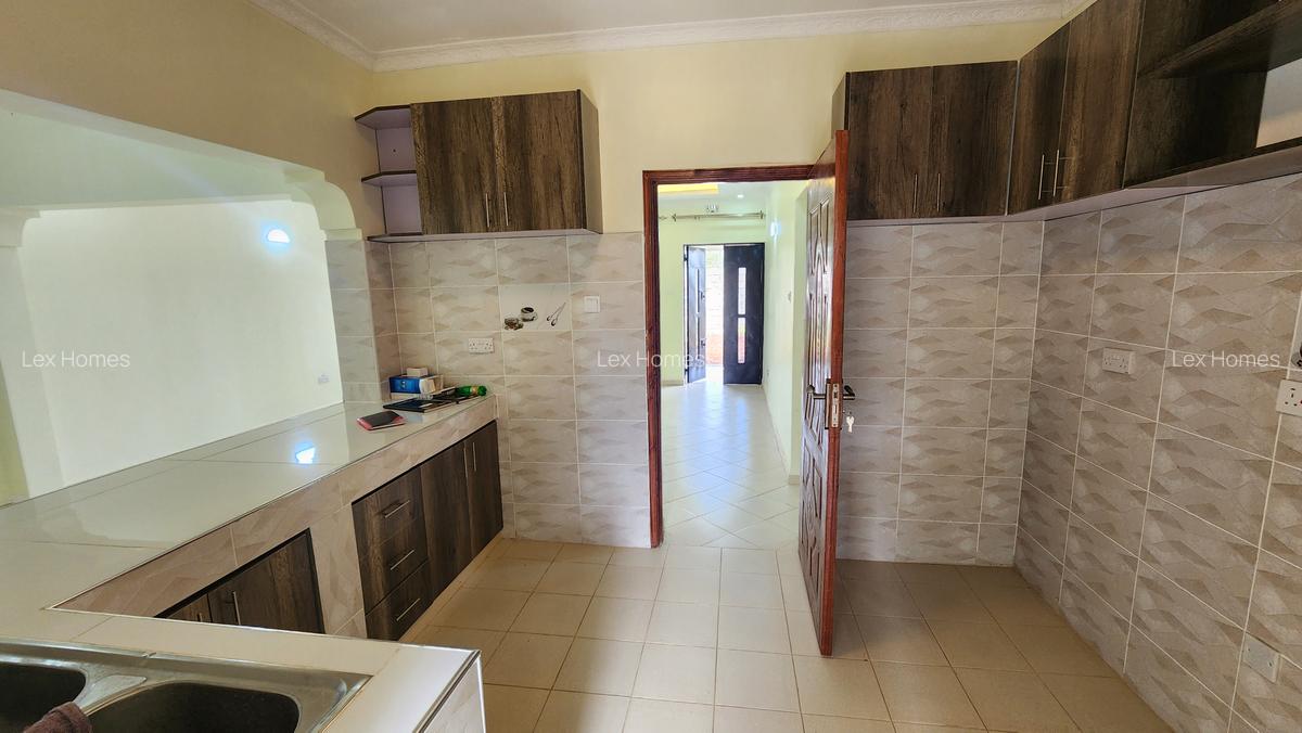 3 Bed House with En Suite at Rimpa - 9