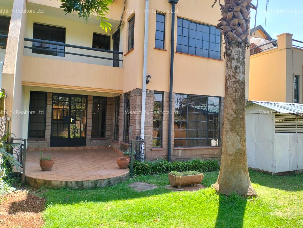 5 Bed Townhouse with En Suite at Lavington - 2