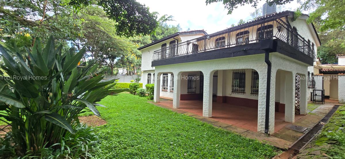4 Bed House with En Suite at Hill View - 4