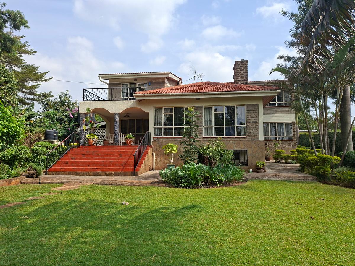 4 Bed House with En Suite at Off Un Avenue - 1