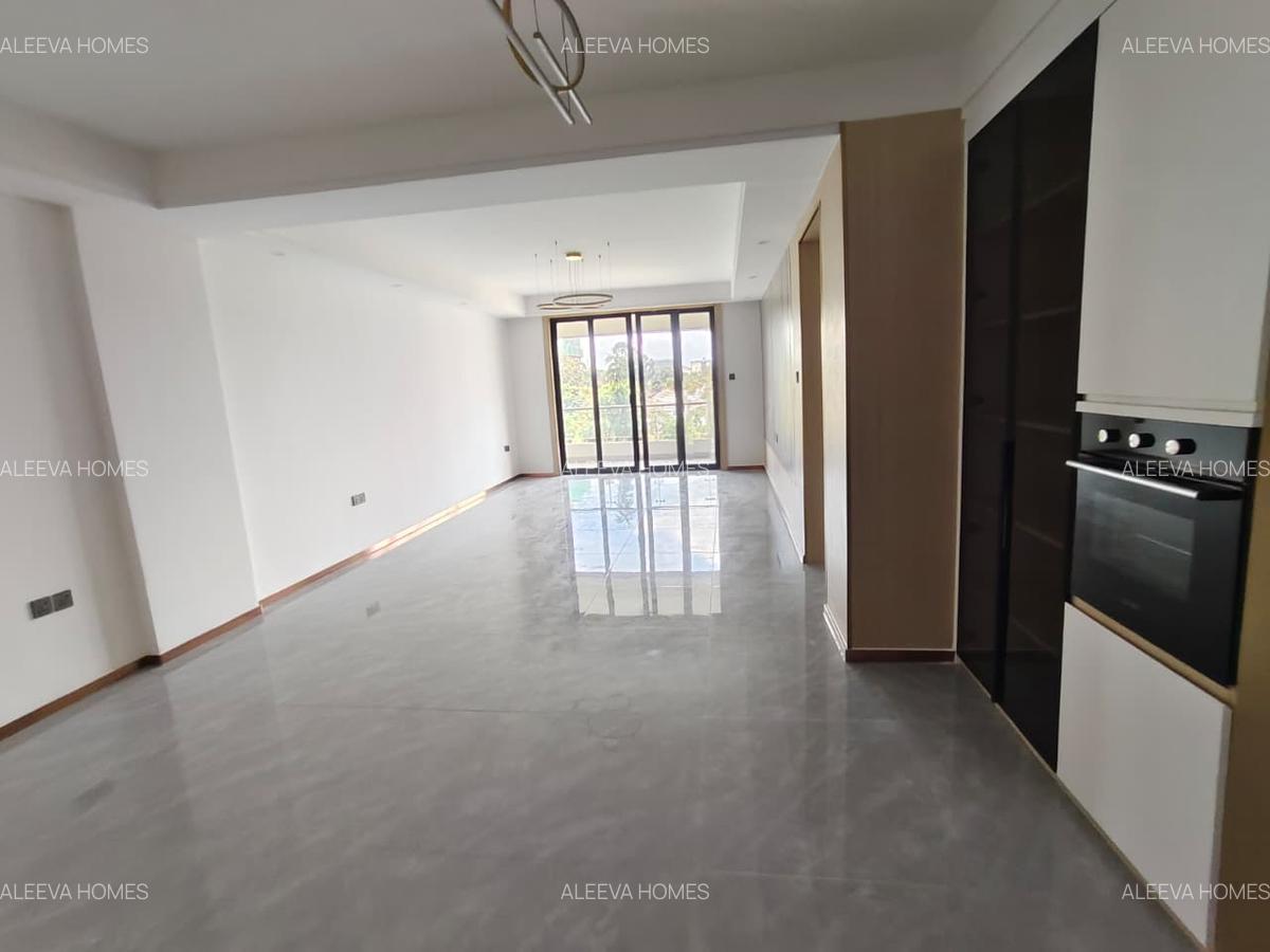3 Bed Apartment with En Suite in Riverside - 12