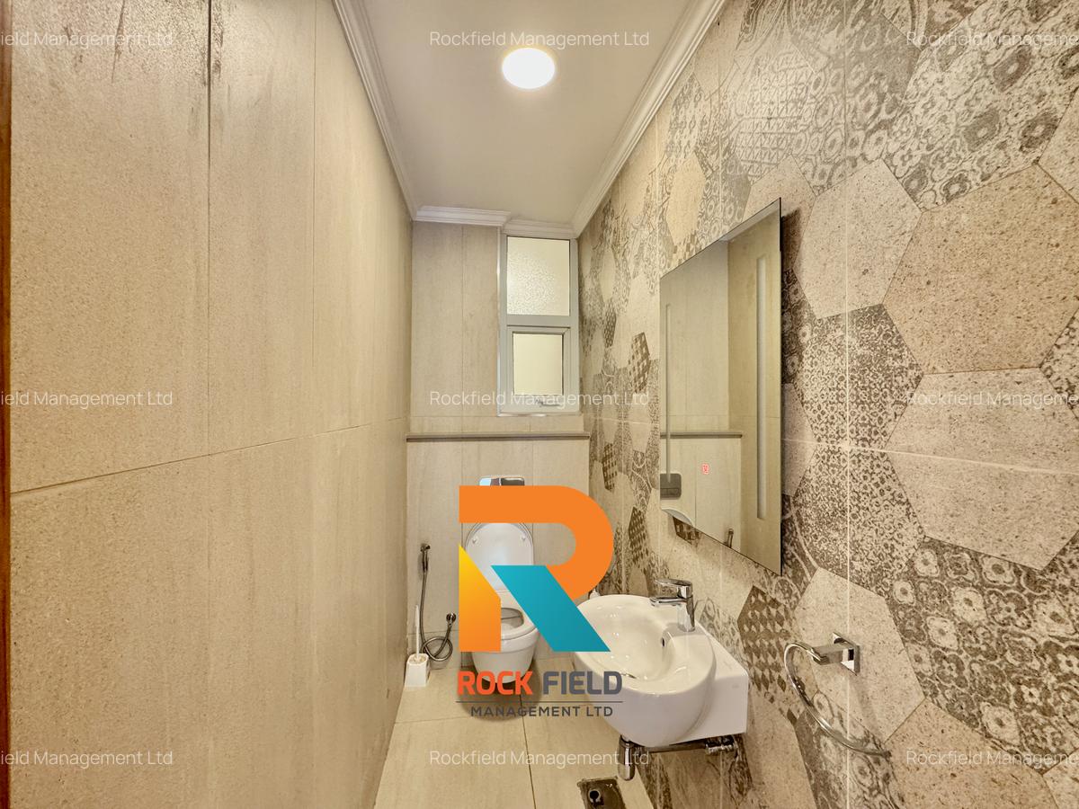 2 Bed Apartment with En Suite in Parklands - 17