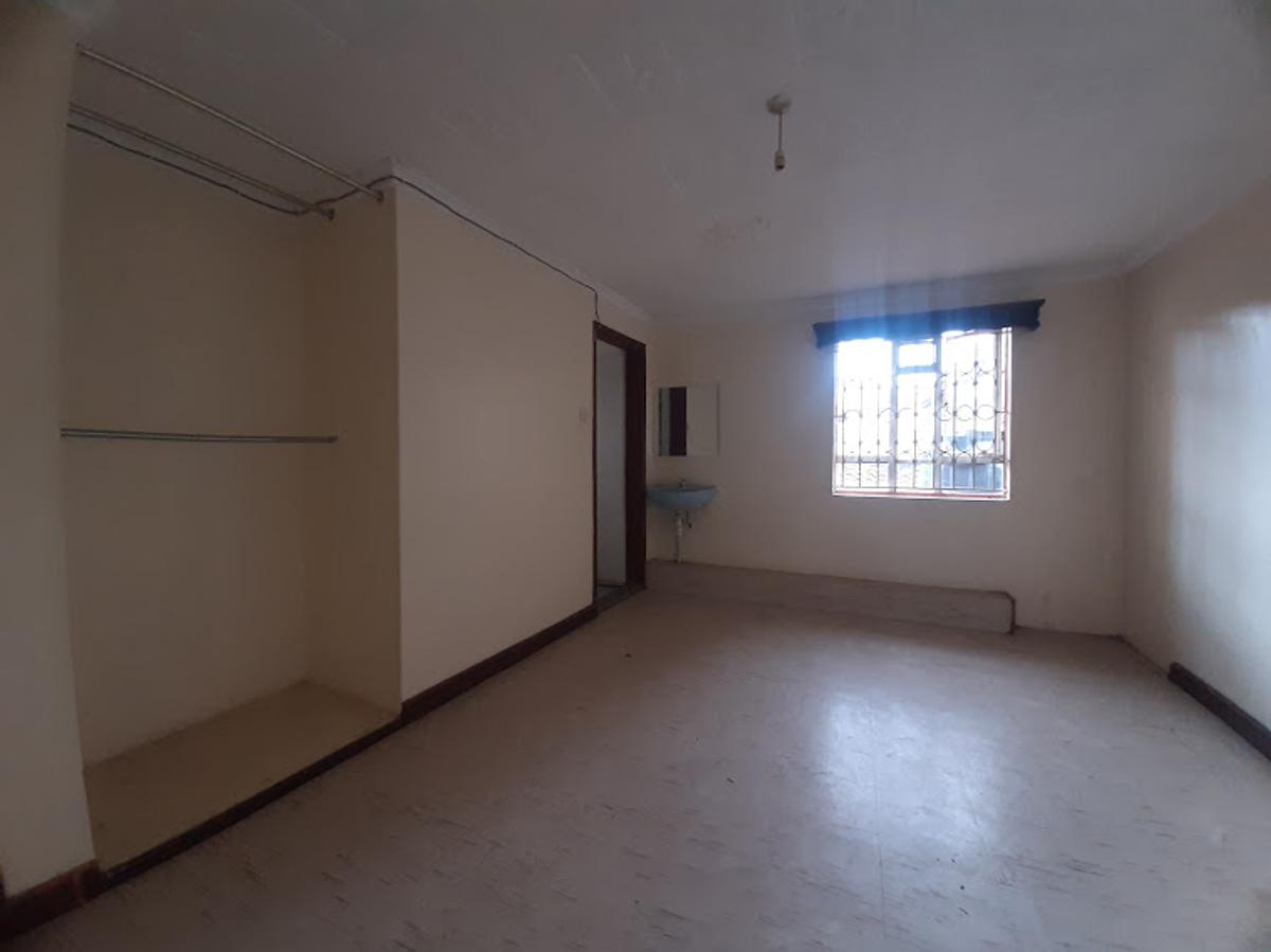 6 Bed House with En Suite at Kibera Station Road - 2