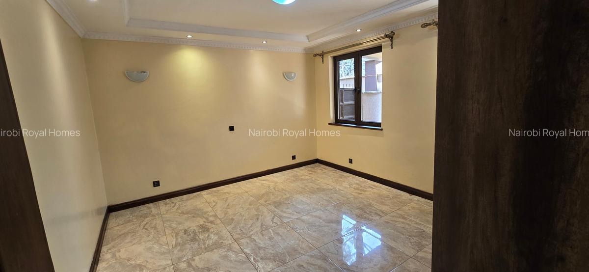5 Bed Townhouse with En Suite at Lavington Drive - 9
