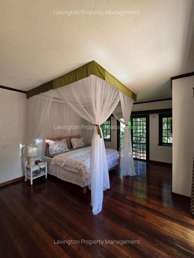 4 Bed Villa with En Suite at Lavington Green - 7