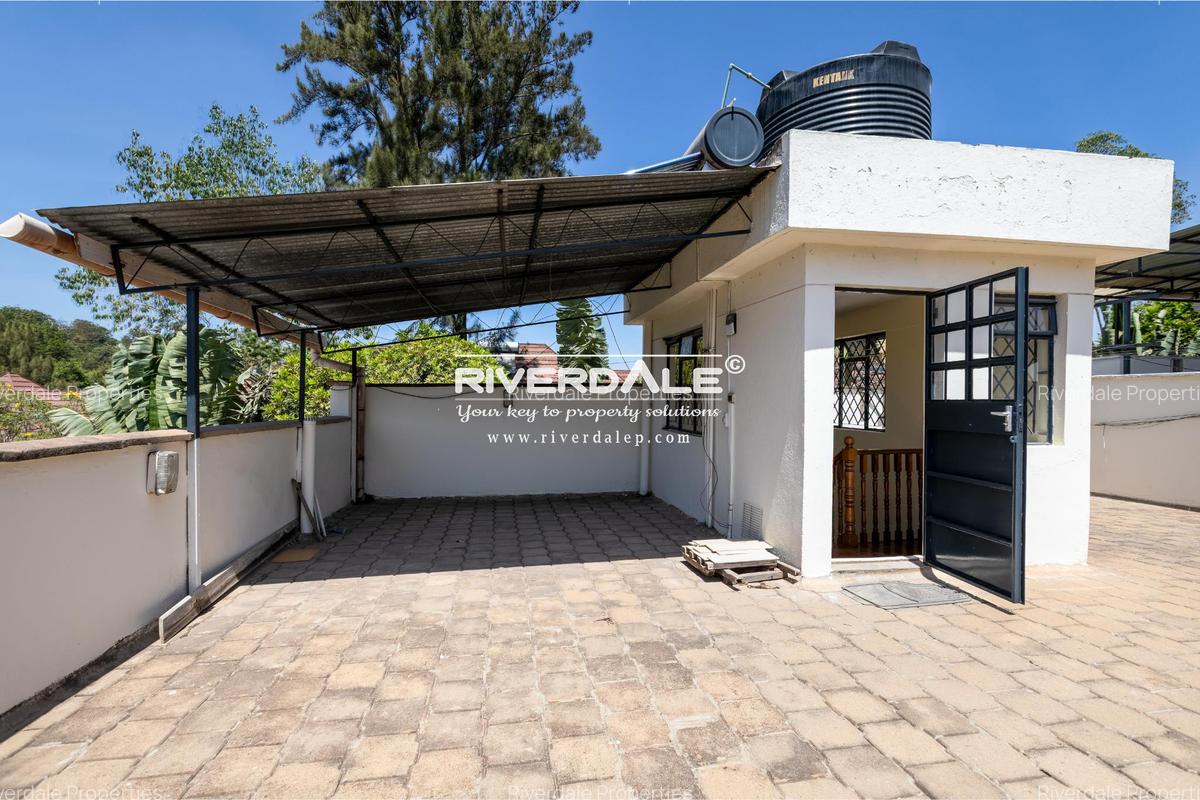 5 Bed Townhouse with En Suite in Lavington - 15