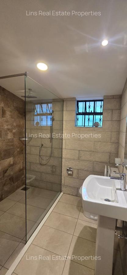 5 Bed House with En Suite in Kitisuru - 14