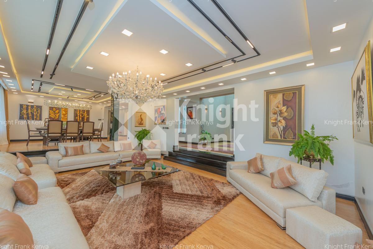 7 Bed House with En Suite at Un Crescent - 3