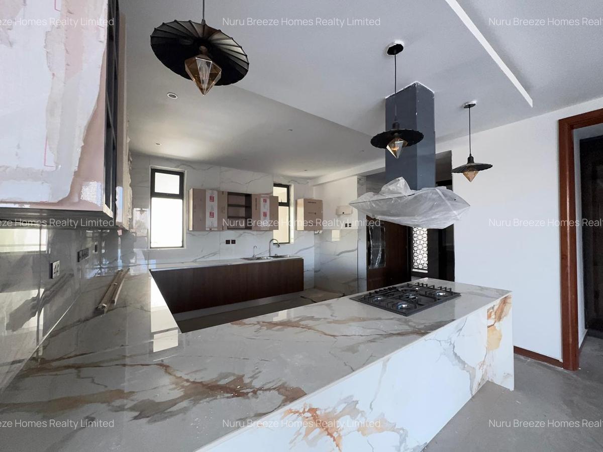 3 Bed Apartment with En Suite in Riverside - 9