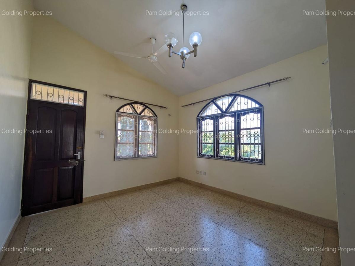 4 Bed Townhouse with En Suite in Nyali Area - 17