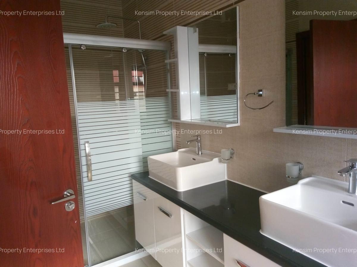 4 Bed Townhouse with En Suite in Runda - 16