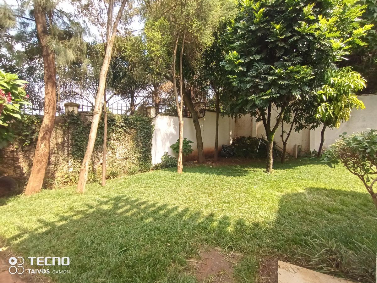 4 Bed Townhouse with En Suite at Off Kiambu Rd - 4