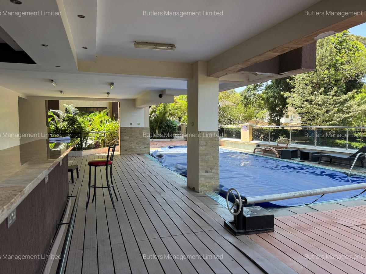 Furnished 3 Bed Apartment with En Suite in Riverside - 17