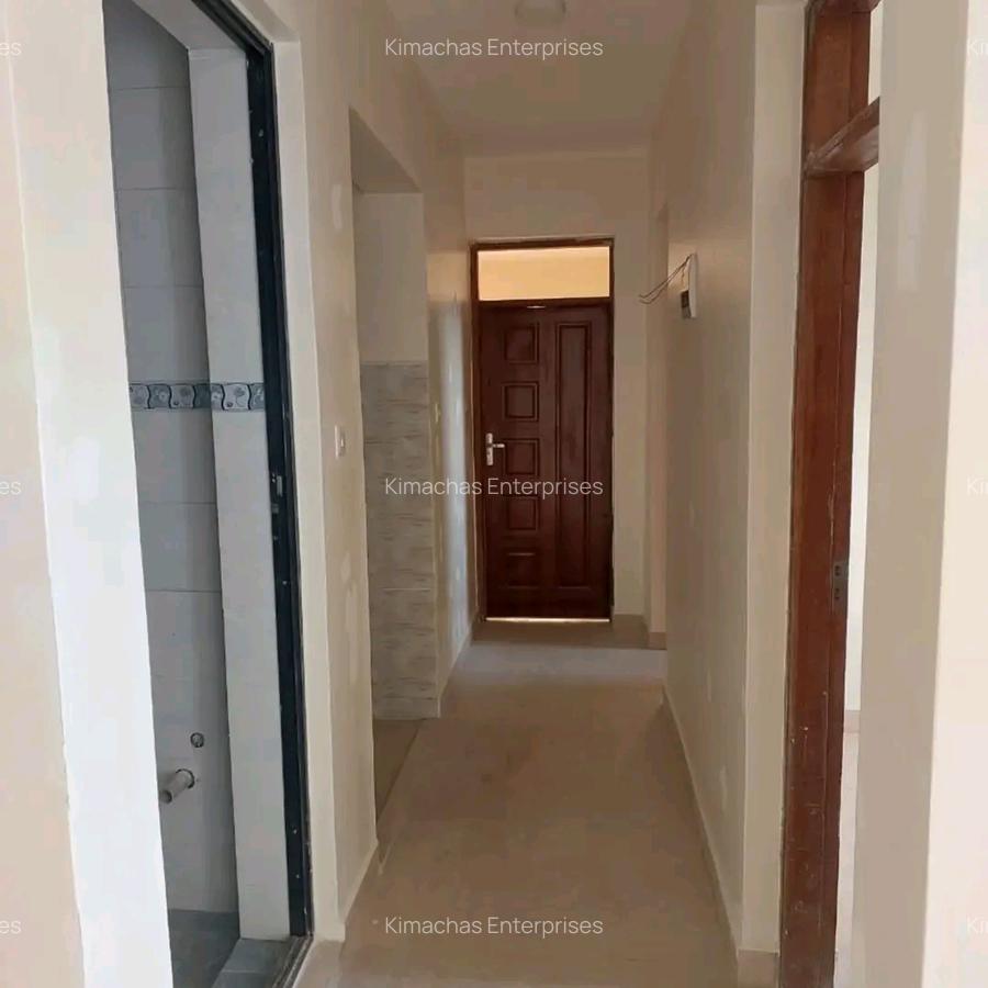 2 Bed Apartment with En Suite at Links Road - 3