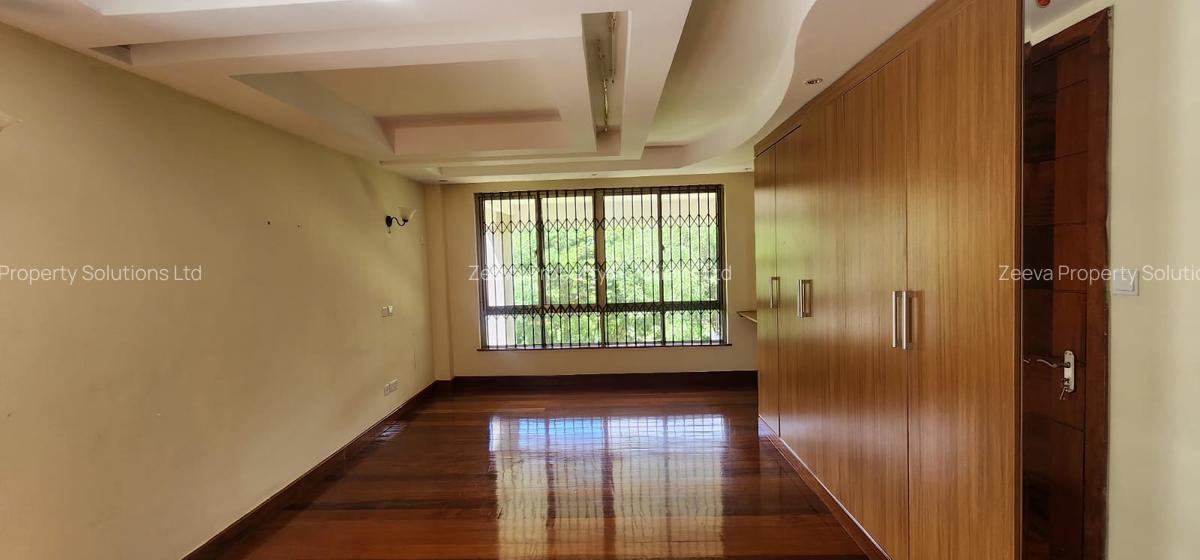 5 Bed Villa with En Suite in Lavington - 10