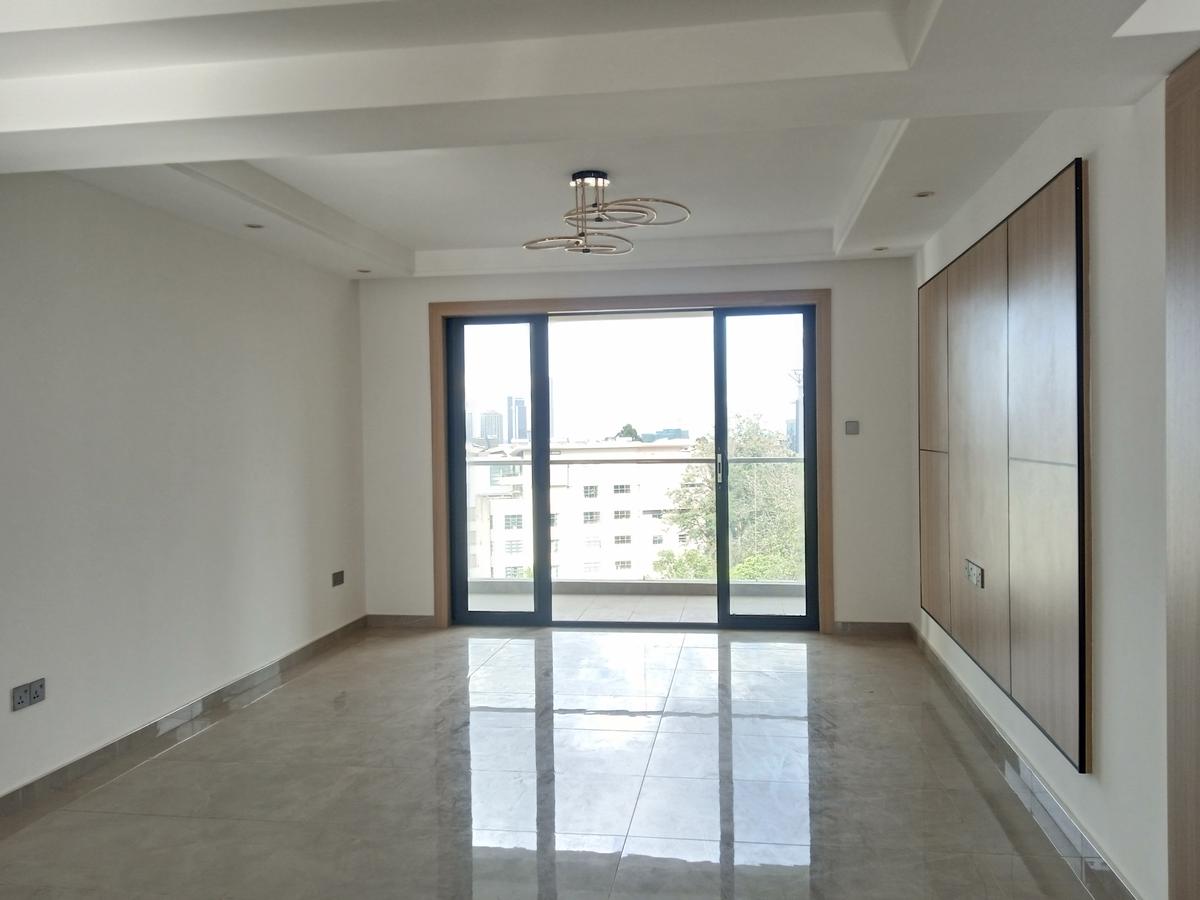 Serviced 3 Bed Apartment with En Suite at Riverside Drive. - 13