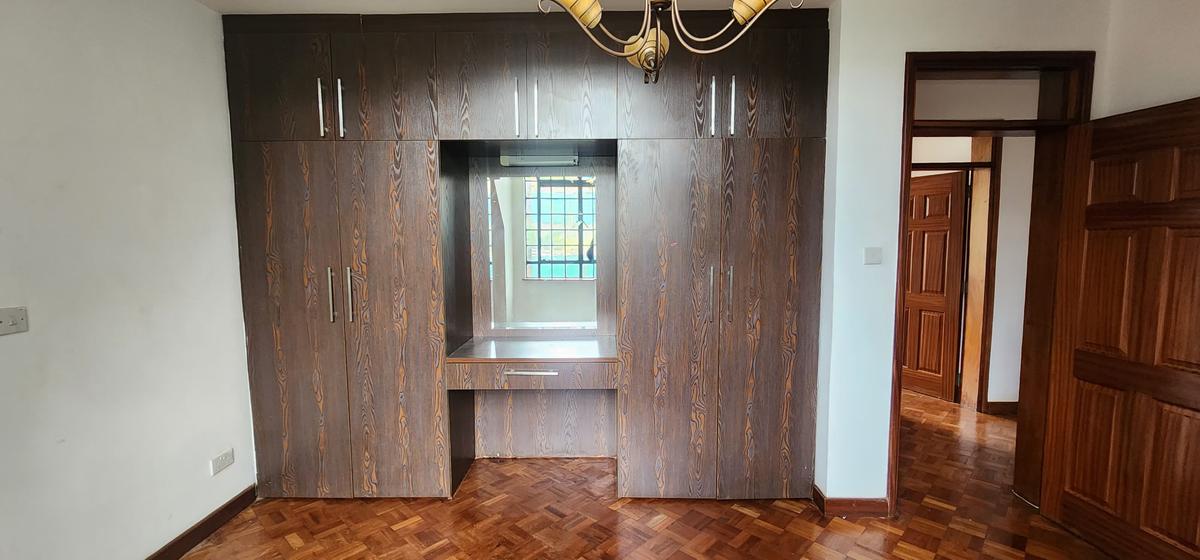 4 Bed Townhouse with En Suite in Lavington - 8