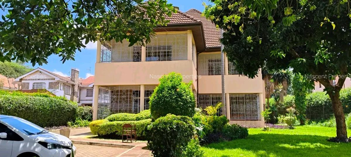5 Bed House with En Suite in Runda - 1
