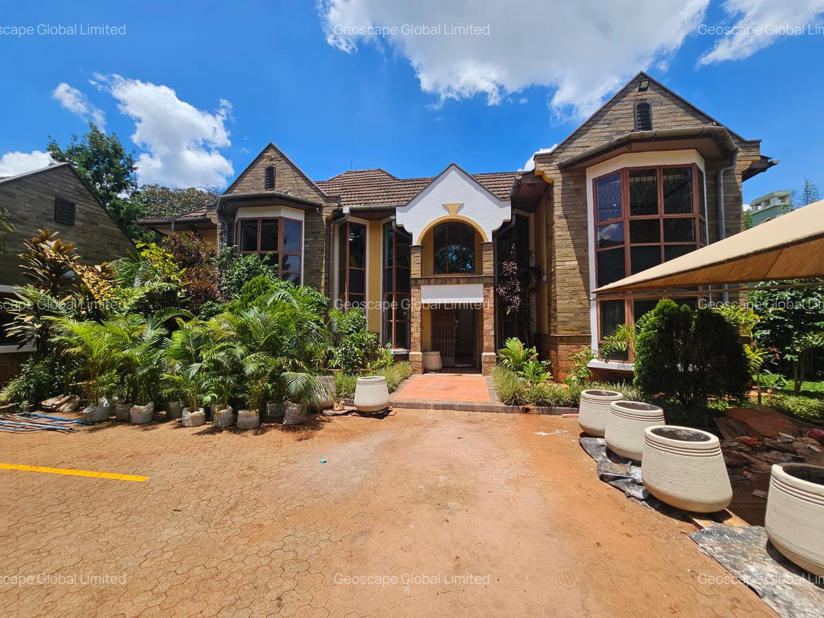 4 Bed House with En Suite in Runda - 1