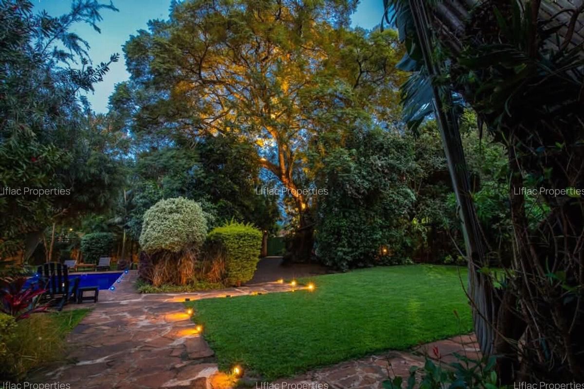 5 Bed House with En Suite in Runda - 15