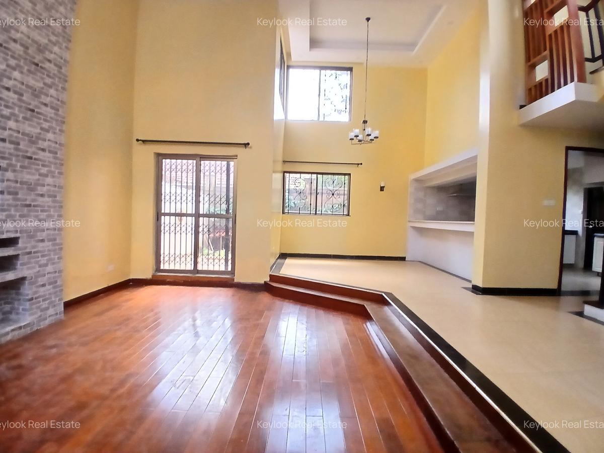5 Bed Townhouse with En Suite at Lavington - 20