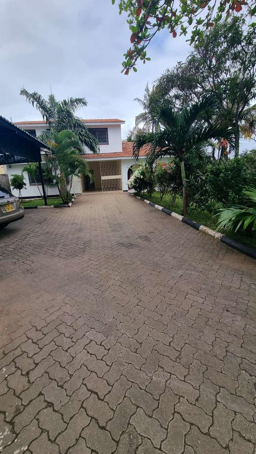 4 Bed House with En Suite at Nyali - 1