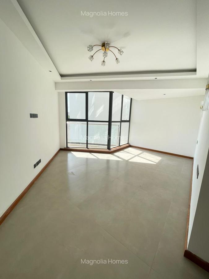 4 Bed Apartment in Riverside - 10