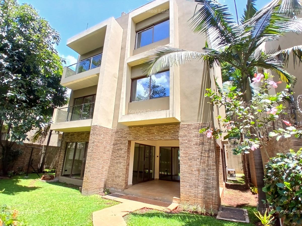 5 Bed Townhouse with En Suite at Lavington - 1