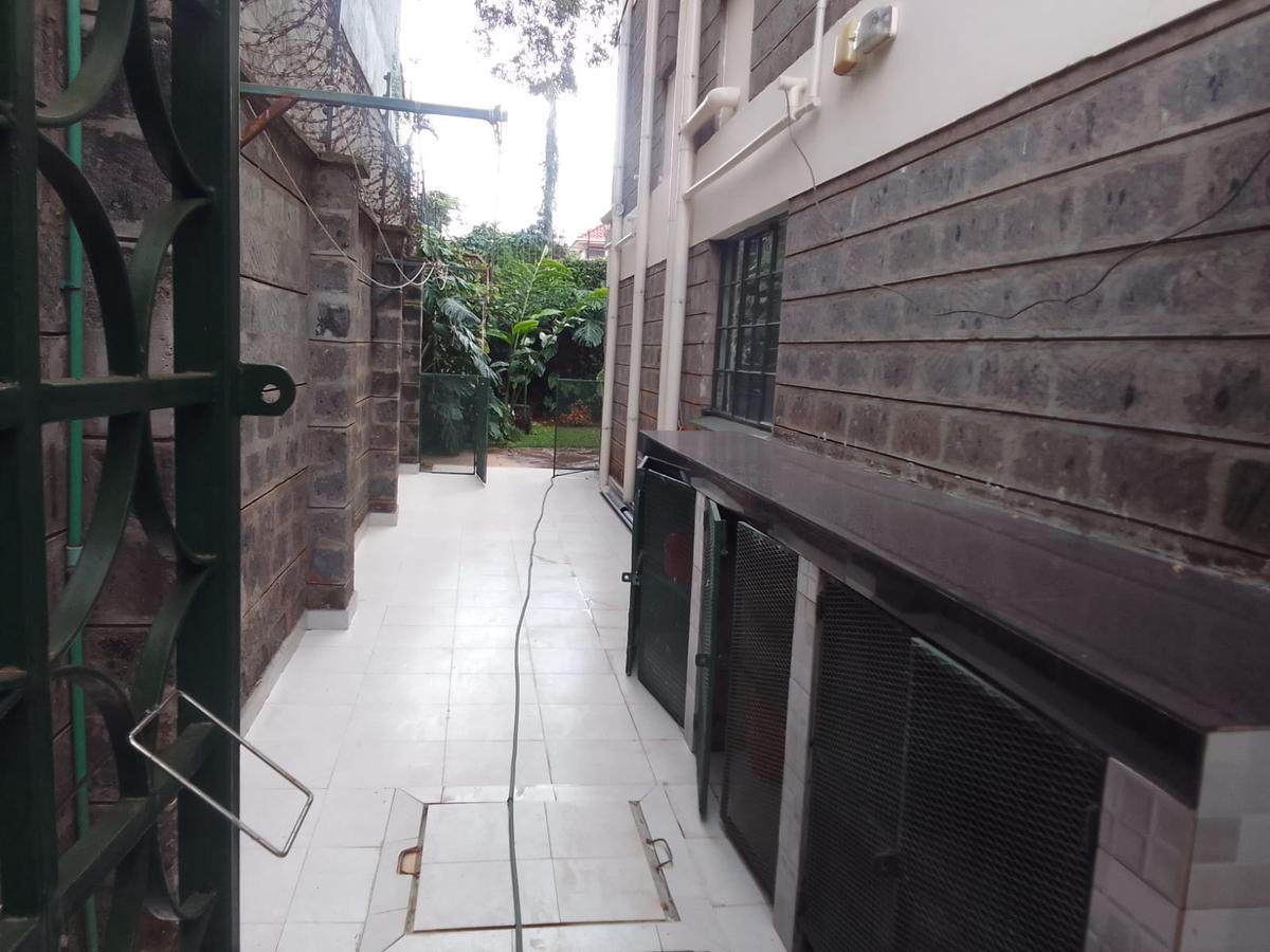 4 Bed Townhouse with En Suite in Westlands Area - 1