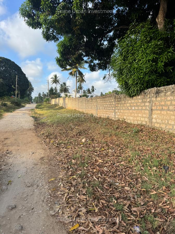 23 ac Land in Kikambala - 9