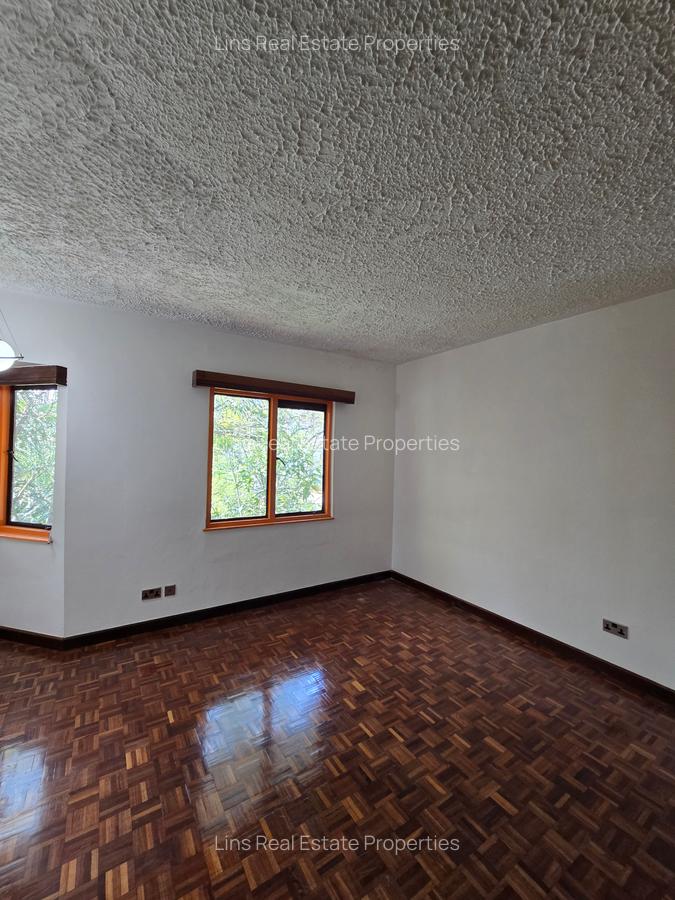 4 Bed Apartment with En Suite in Riverside - 20