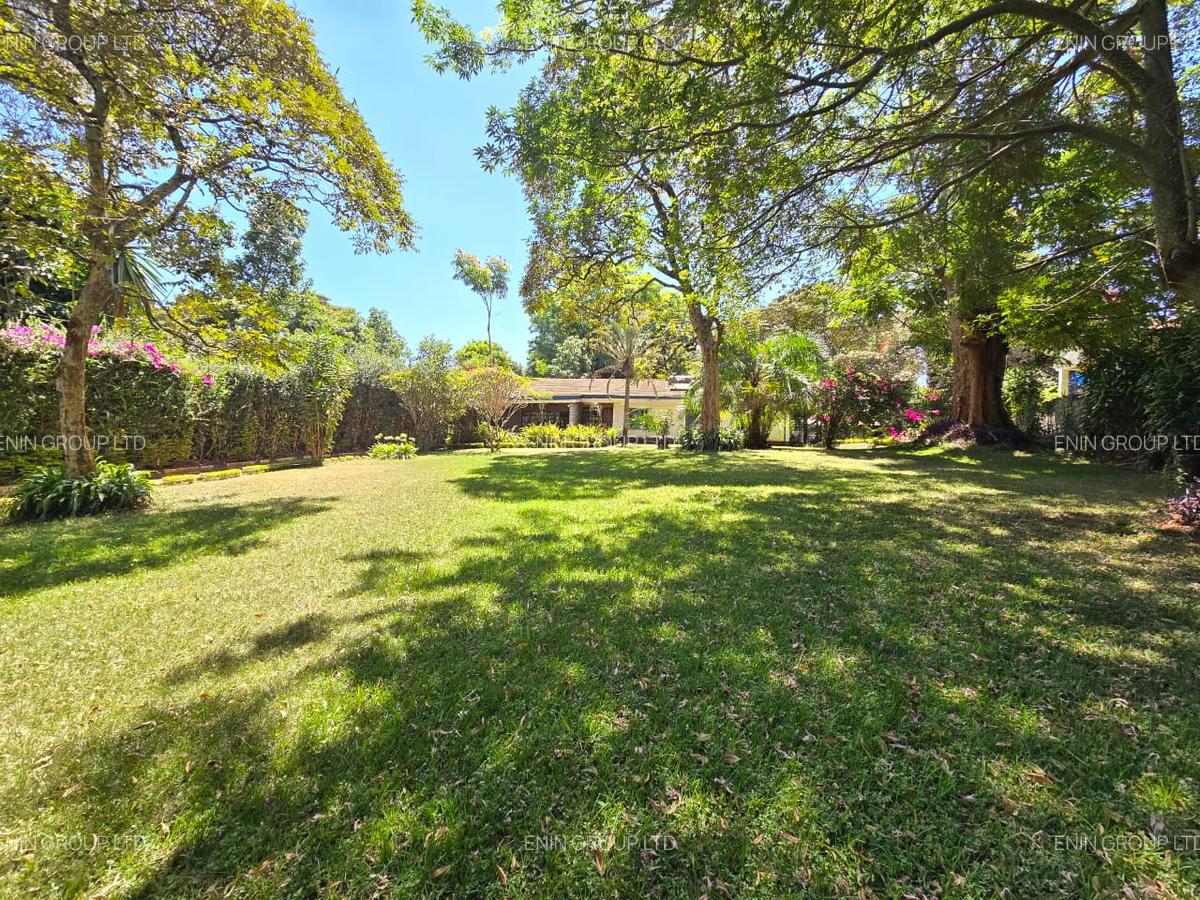 3 Bed House with En Suite at Lavington - 11