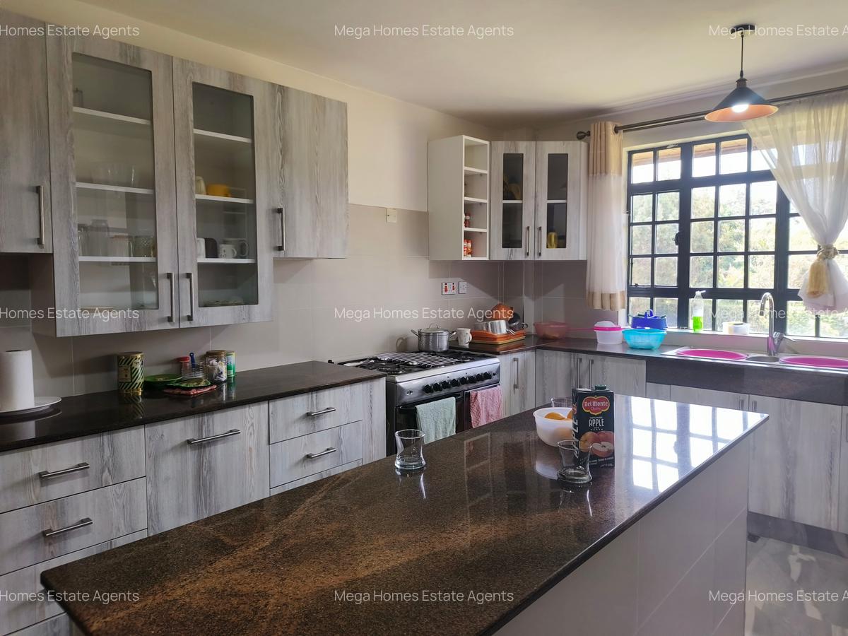 6 Bed House with En Suite in Runda - 4