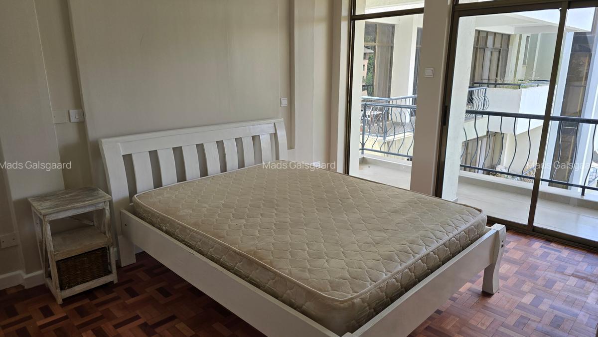 Furnished 3 Bed Apartment with En Suite at Hatheru Road - 16