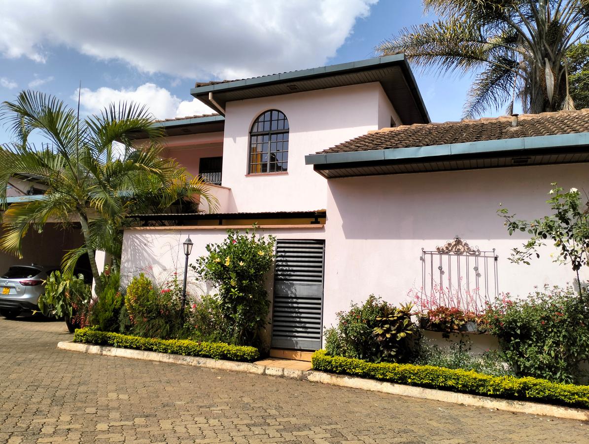 4 Bed Townhouse with En Suite in Lavington - 5