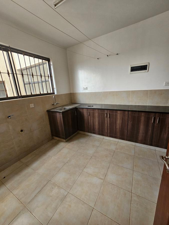 3 Bed Apartment with En Suite at Kileleshwa - 5