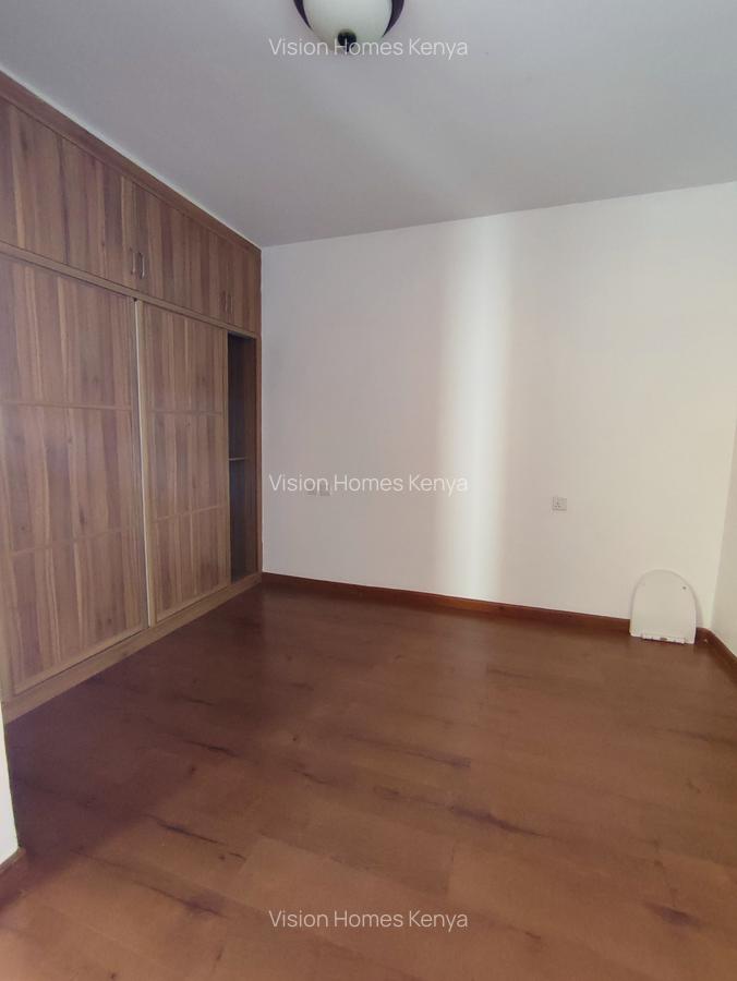 2 Bed Apartment with En Suite in Dennis Pritt - 13