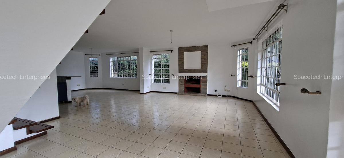 4 Bed Townhouse with Garden in Spring Valley - 4