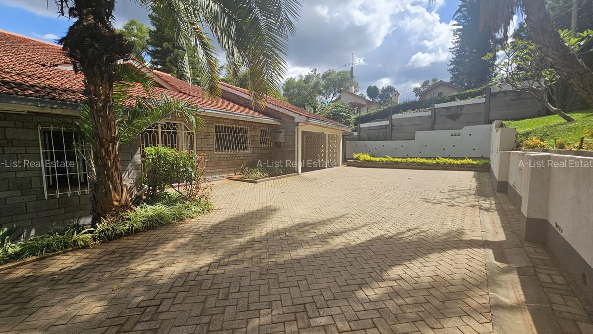 6 Bed House with En Suite at Whispers Avenue - 15