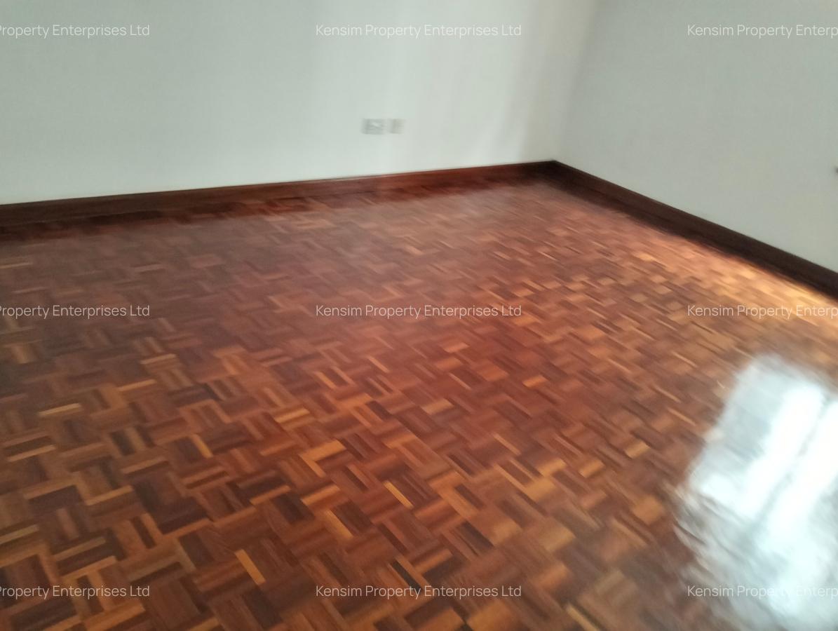 4 Bed Townhouse with En Suite in Lavington - 13