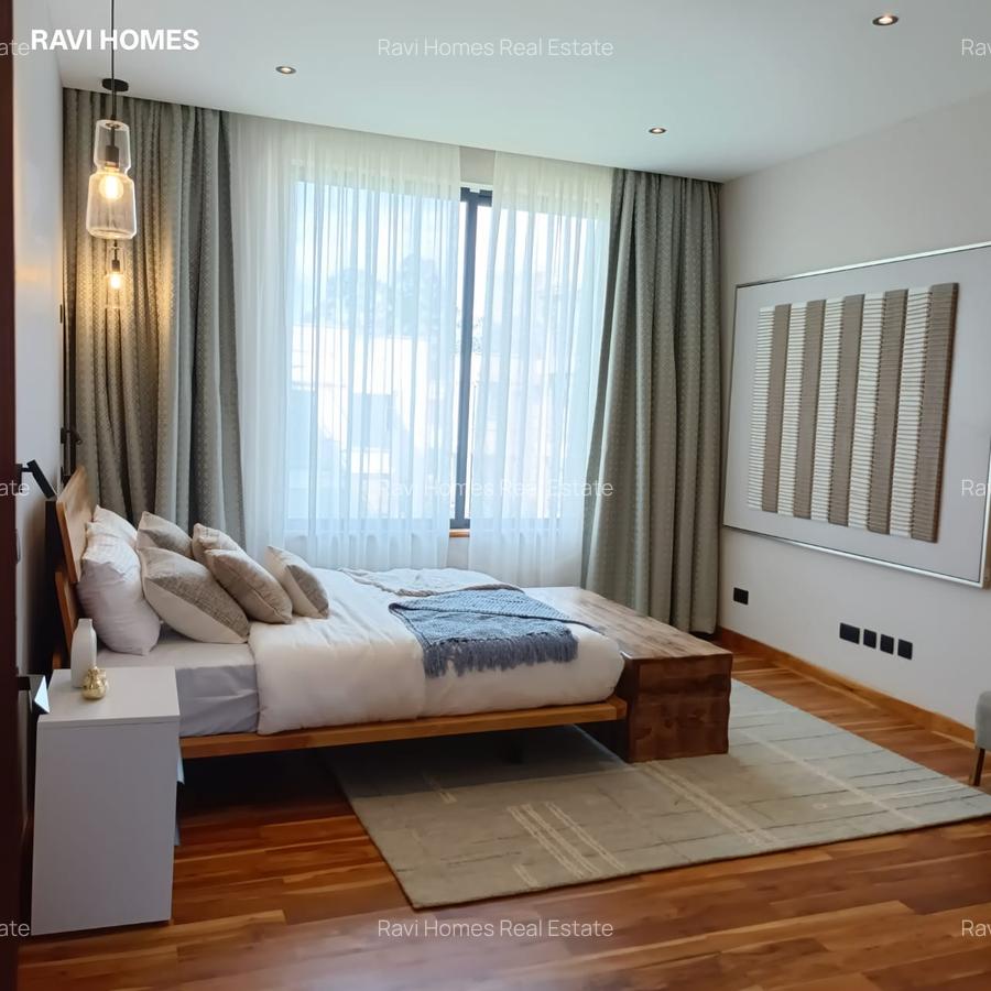 5 Bed Villa with En Suite in Loresho - 1