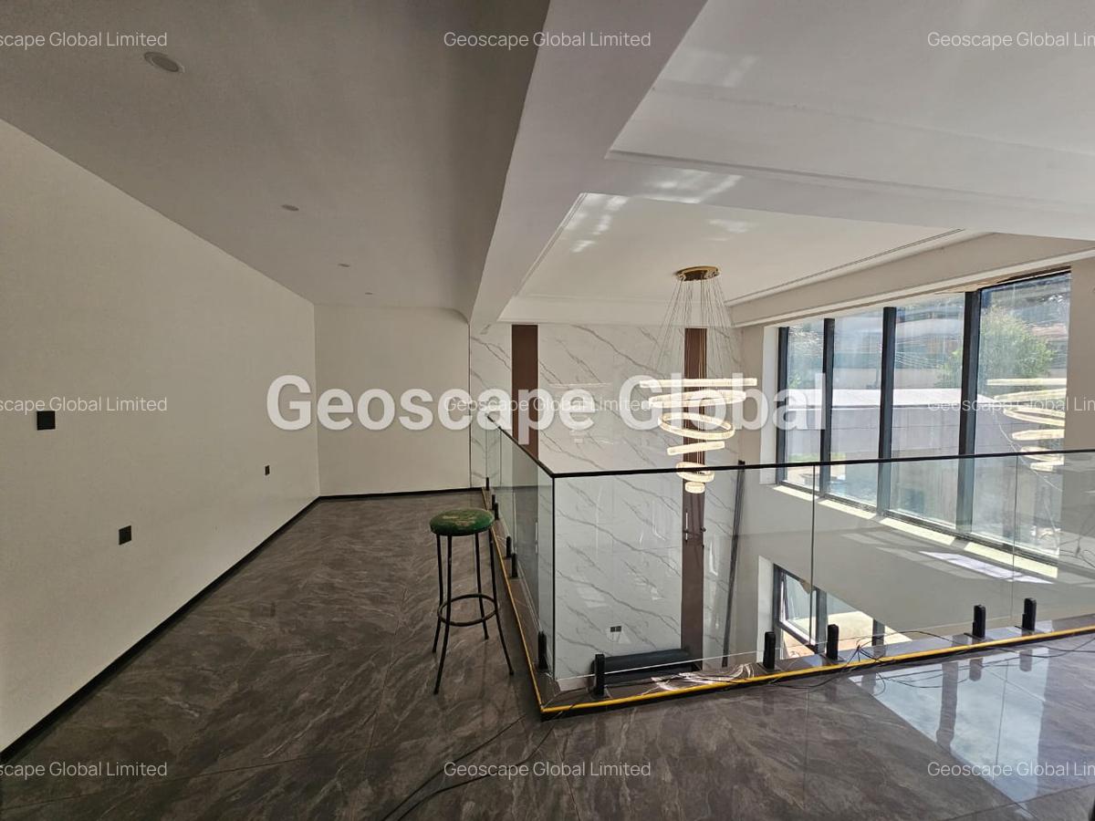 5 Bed Townhouse with En Suite in Lavington - 6