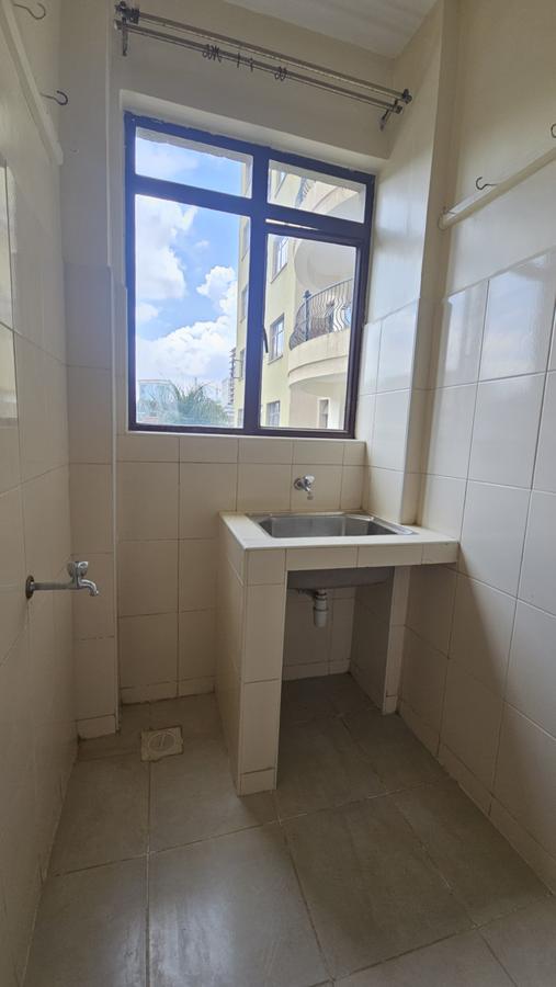 2 Bed Apartment with En Suite in Kilimani - 12