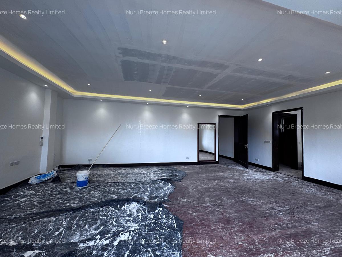 5 Bed House with En Suite in Runda - 7