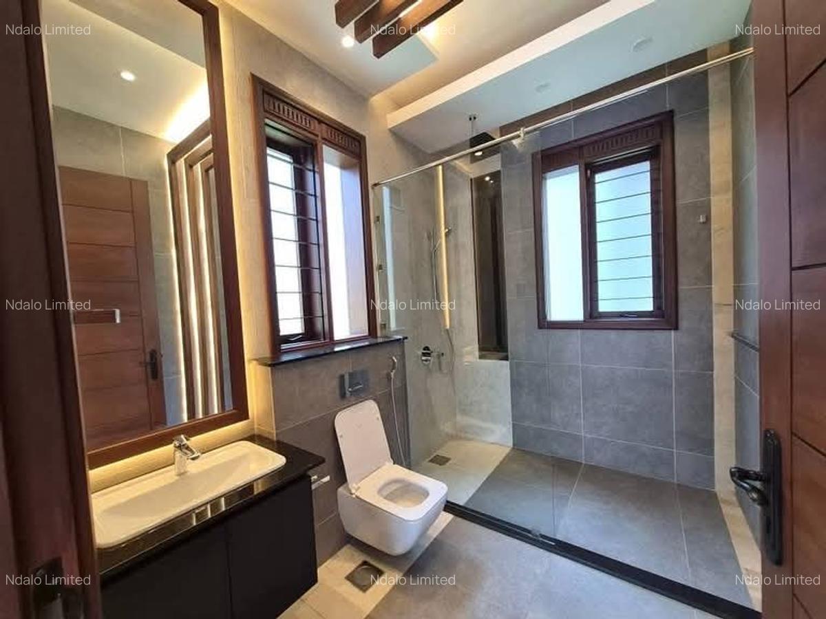 5 Bed House with En Suite at Runda - 18